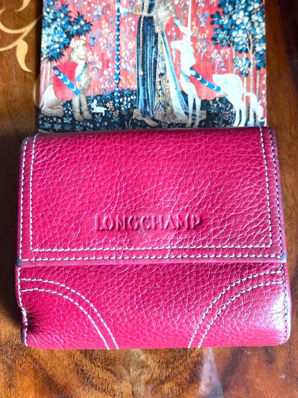Beautiful Longchamp Le Foulonné red leather wallet